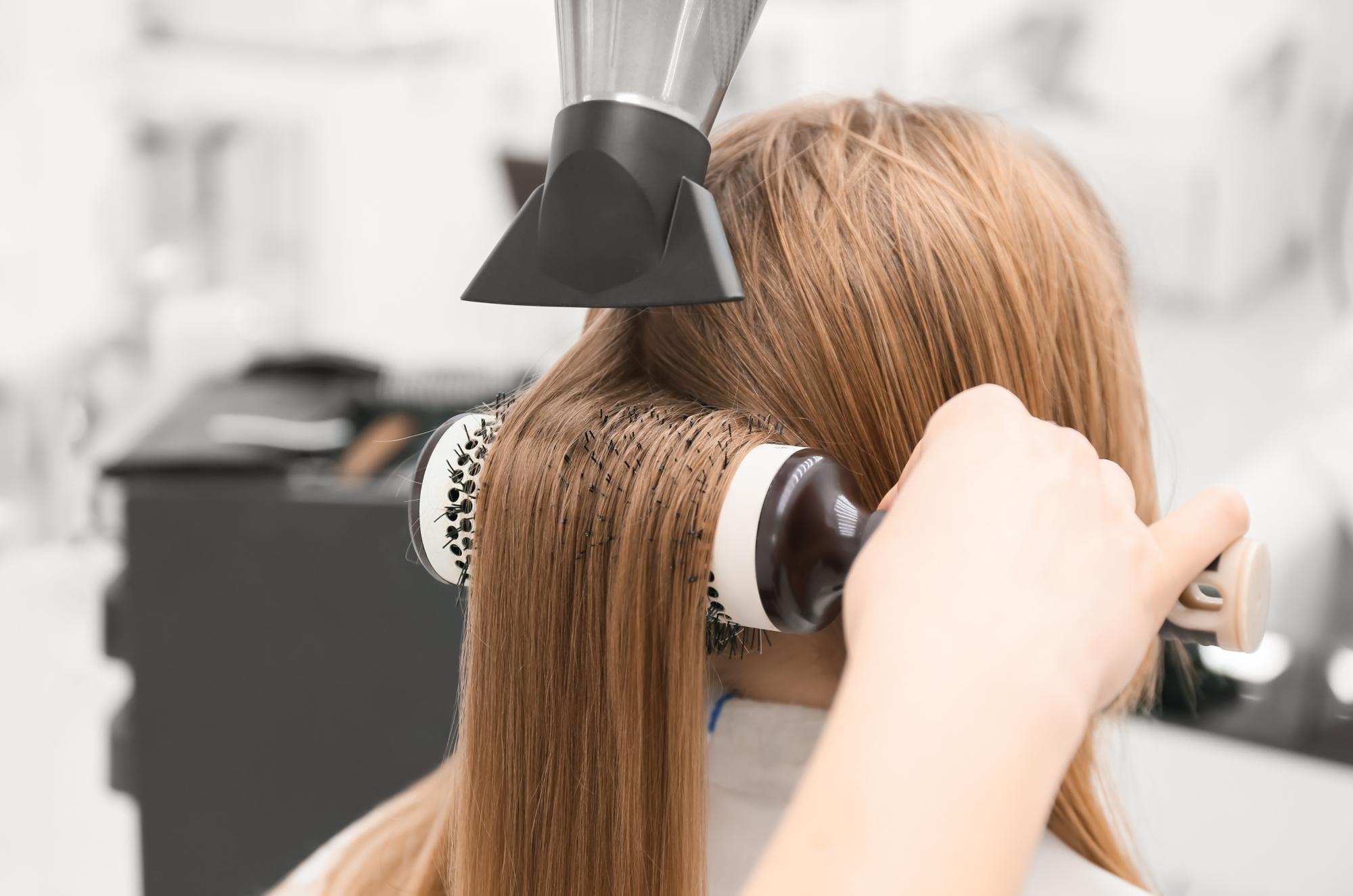 1. Cover - #CareForHair - Diferența dintre uscatul acasă și uscatul profesional