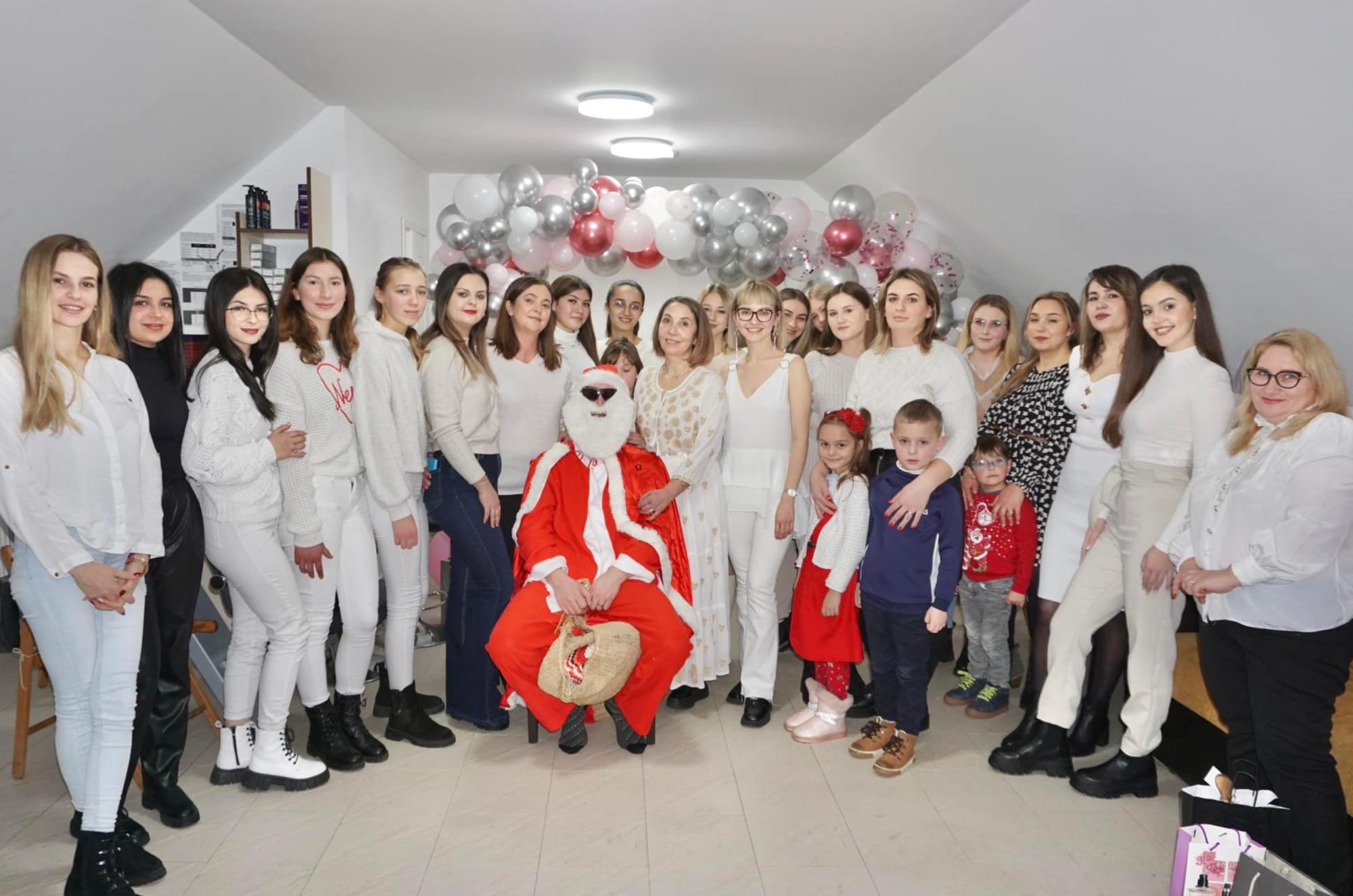 1. Cover - Secret Santa la salon Anarela Beauty - Ediția a II-a